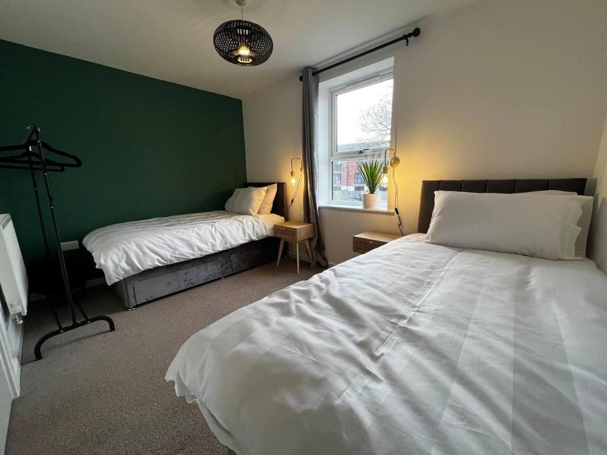 Beautiful 4-Bed House In Lincoln- Close To Centre Extérieur photo