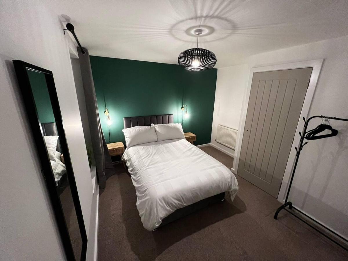 Beautiful 4-Bed House In Lincoln- Close To Centre Extérieur photo