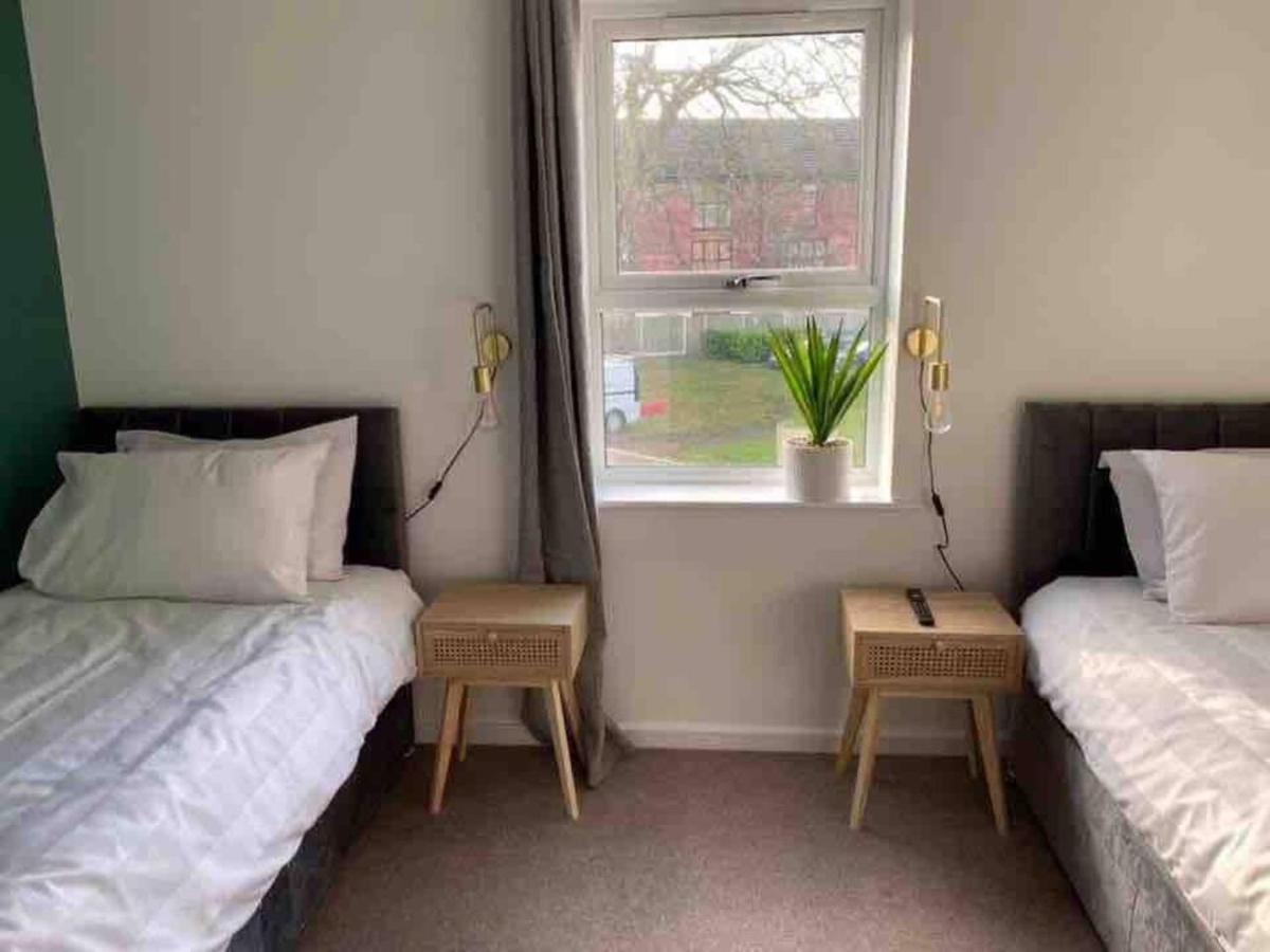 Beautiful 4-Bed House In Lincoln- Close To Centre Extérieur photo
