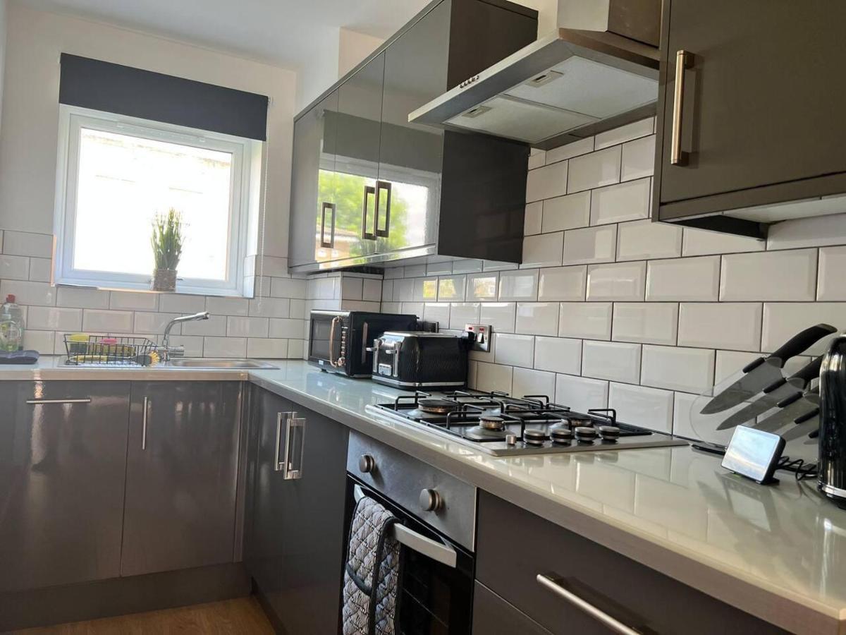 Beautiful 4-Bed House In Lincoln- Close To Centre Extérieur photo