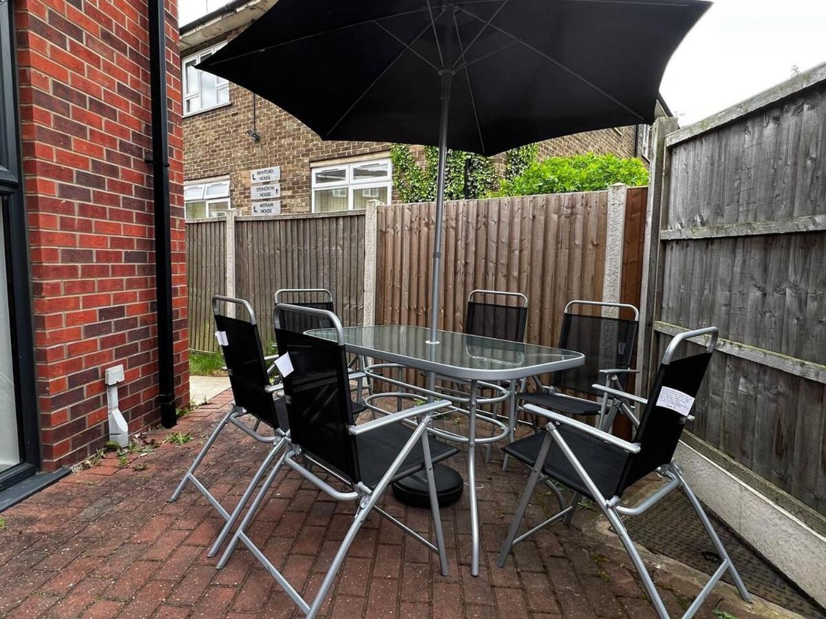 Beautiful 4-Bed House In Lincoln- Close To Centre Extérieur photo